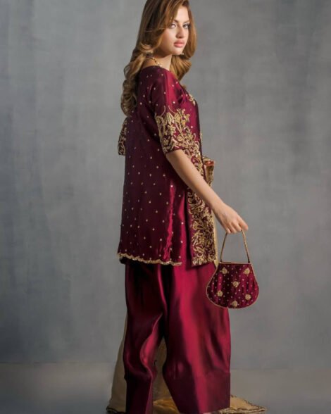 Buy Indian shalwar in Qatar – Exclusive festive Punjabi suit ready to ship Qatar