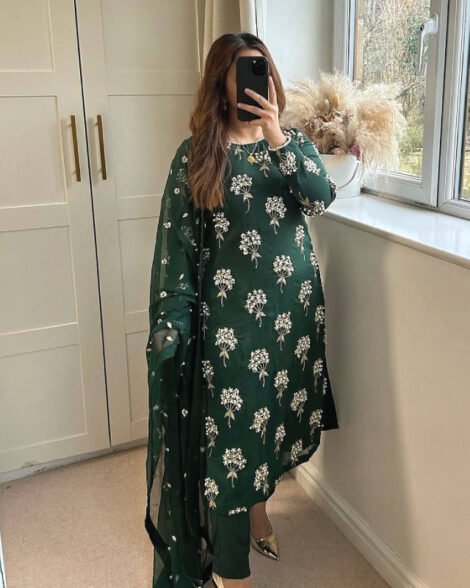 Buy Indian shalwar in Qatar – Elegant sequence embroidered chinon festive outfit Qatar