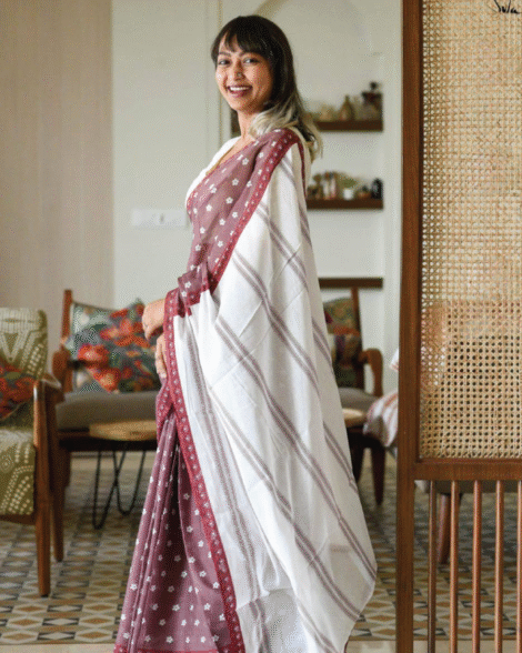 Buy women dresses online in Qatar – Cotton saree with unstitched blouse piece