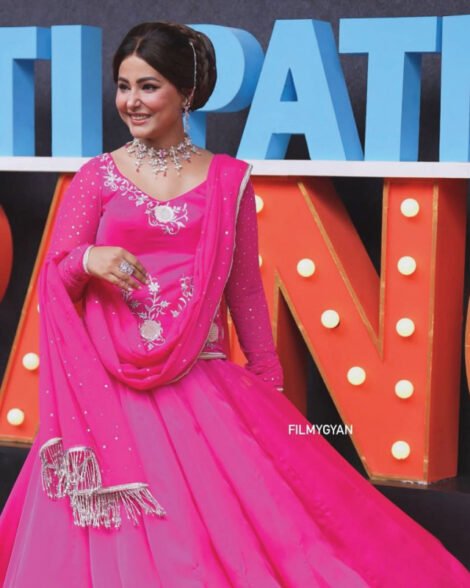 Buy women dresses online in Qatar – Lehenga multi-zari embroidery close-up