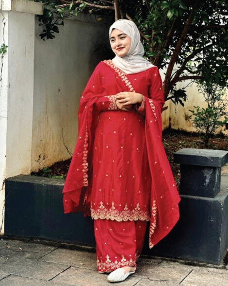 Buy Indian shalwar in Qatar – Designer festive wear chinon silk outfit Qatar